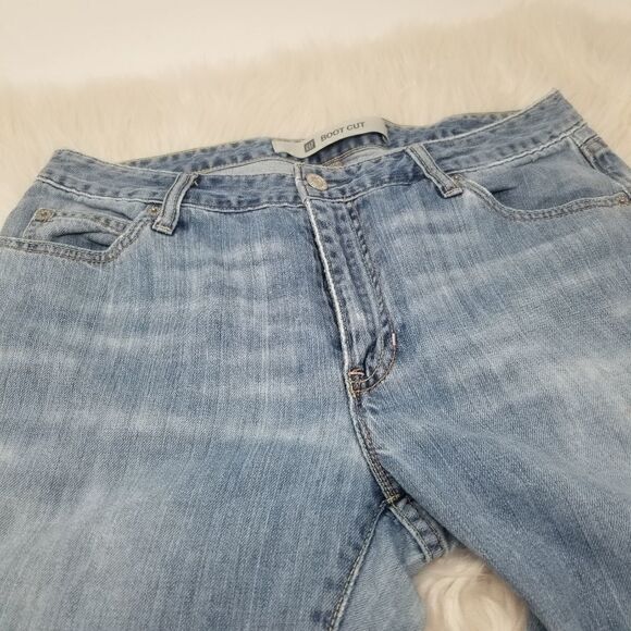 GAP BOOT CUT LIGHT WASH. SZ - Picture 1 of 8
